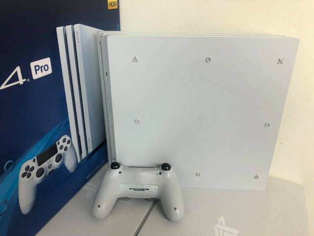 White (PS4)