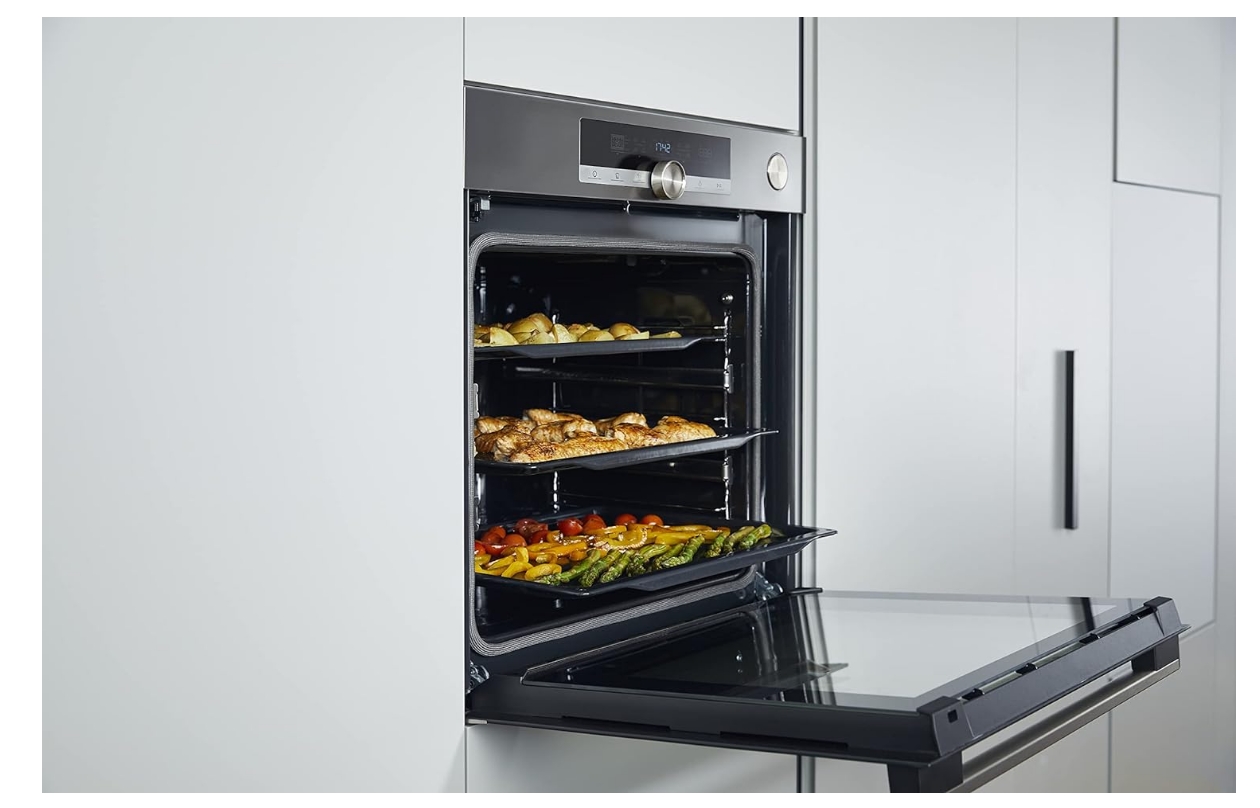 Hisense BI62212ABUK Built-in Electric Single Oven - Black - A Rated, 22 x 23 x 23 inches (L x W x H)
